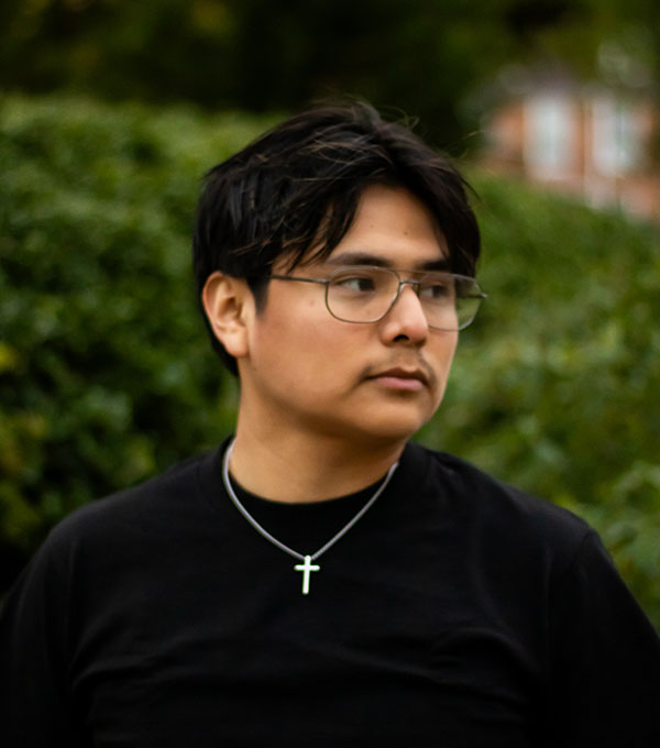 Headshot of Johan